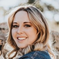 Kelly Hunter Email & Phone Number