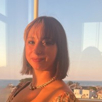 Lili Olsen Email & Phone Number
