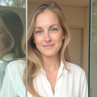 Isabel King Email & Phone Number