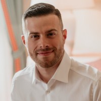 Riccardo Costanzi Email