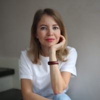 Anna Razgovorova Email