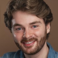 Alliance Française de Chicago Employee Casey Wells's profile photo