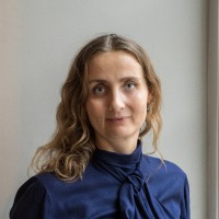 Louise Larsen Email & Phone Number