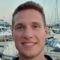 Tom Freriks Email