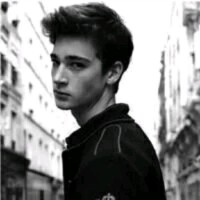Talent Centric Employee 为 何's profile photo