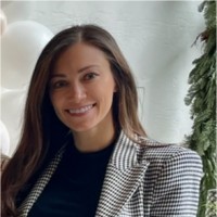 Unreal Snacks Employee Tina Angione's profile photo