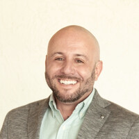 Robert Arias Email & Phone Number