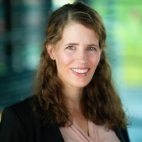 Carolin Wolf Email