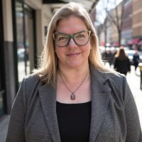 Julie Gee Email & Phone Number