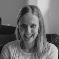 Anna Huß Email