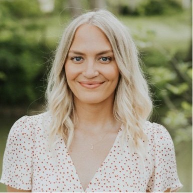 Jade Mundschau Email & Phone Number
