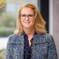 Esther Loidl Email