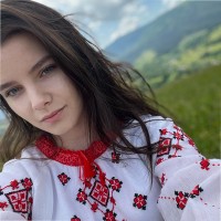 Diana Makovetska Email