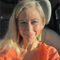 Artful Home Employee Julie Krbec's profile photo