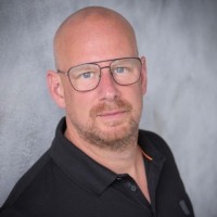 Maarten van Oosterhout Email