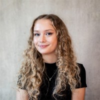 Uni Compare Employee Becky Wills's profile photo