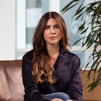 E-mail e número de telefone de Dana Sarkis