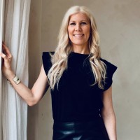 Macdonald Realty Employee Catherine McCourt's profile photo