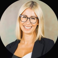 Julia Hofrichter Email