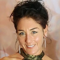 Alexis J Email & Phone Number