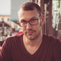 Andreas Engström Email