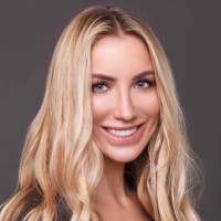 E-mail e número de telefone de Elena Silenok