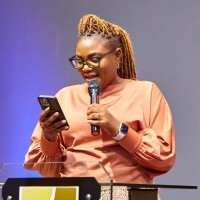 Elizabeth. Mboneka Email