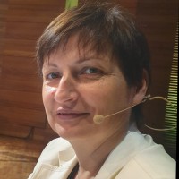 Daniela Zavec Email