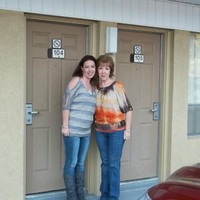 Outskirts Press, Inc. Employee Lori Rector's profile photo