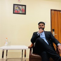 Vignesh E Email