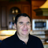 E-mail e número de telefone de George Makar