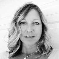 Price Engineering Employee Lori Schuster's profile photo