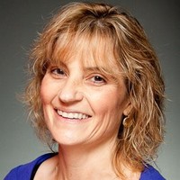 Phoebe Dineen Email & Phone Number