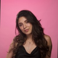 Direct Message Employee Eloise Turner's profile photo