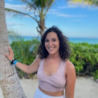 Lauren Neuburger Email