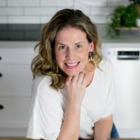 OfficeHQ Employee Helen Rogan's profile photo