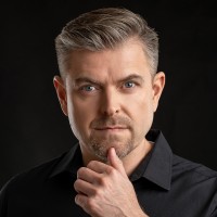 E-mail e número de telefone de Ilja Laurs