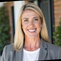 PorchLight Realty brokered by eXp Realty Employee Kami Lynch's profile photo