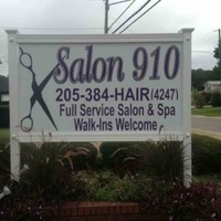 Cuts By Us Employee Gina Banks's profile photo