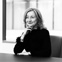 Suzanne Avery Email & Phone Number