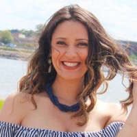 Larissa Medeiros Email & Phone Number