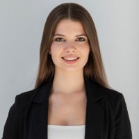 Manon Czibula Email