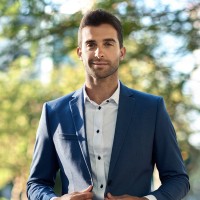 Elias Schwarz Email