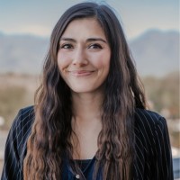 E-mail e número de telefone de Kimi Kulacic