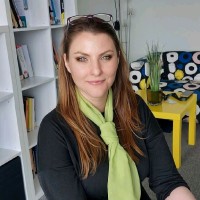 Lilla Novák Email