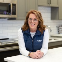 Remax Rising Employee Emily Almeida's profile photo