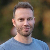 Arjen van Den Brink Email