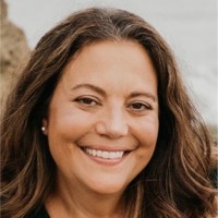 Real Genius Employee Annamarie Tuzeo's profile photo