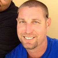 E-mail e número de telefone de Sean Poe