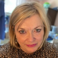 defunctias Employee Julie Winning's profile photo